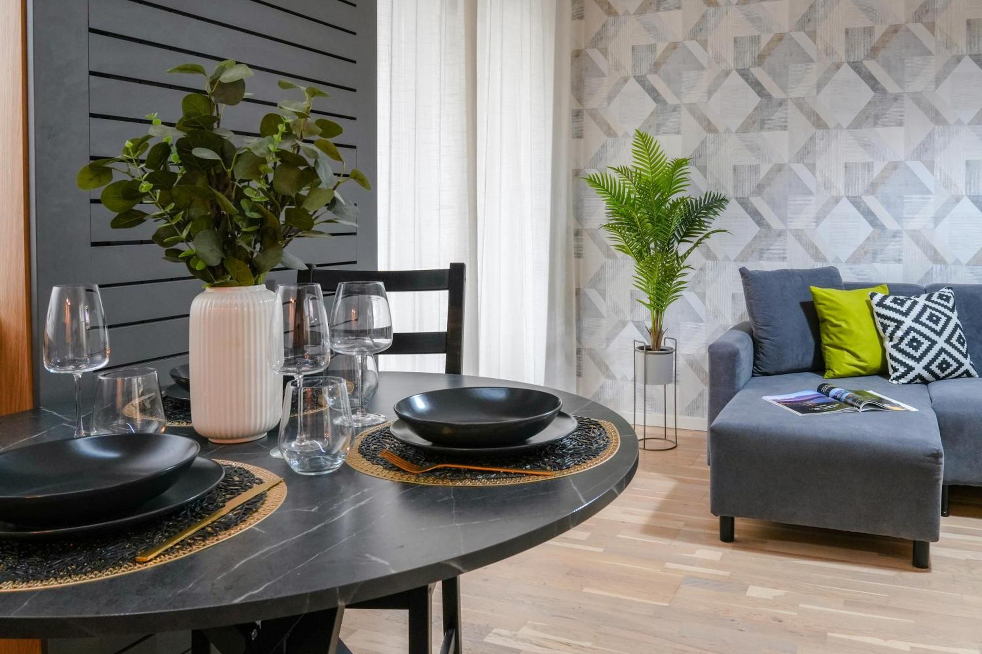 Sara - Stylish Apt With Balcony Near Piata Obor Bükreş Dış mekan fotoğraf